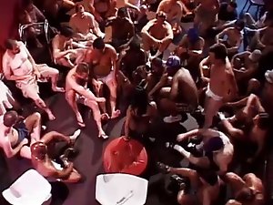 ragazza timida, 40 carichi per lei